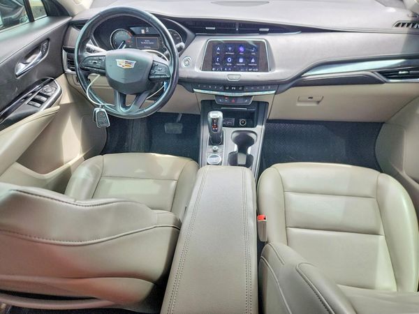 2019 CADILLAC XT4 Luxury
