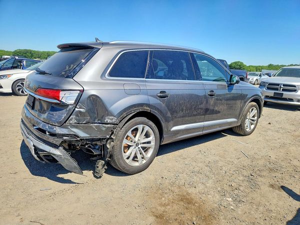 2025 AUDI Q7 quattro Premium Plus