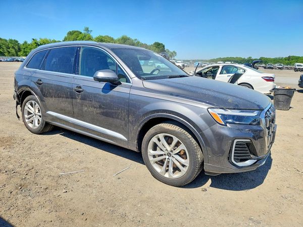 2025 AUDI Q7 quattro Premium Plus