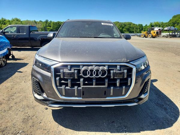 2025 AUDI Q7 quattro Premium Plus