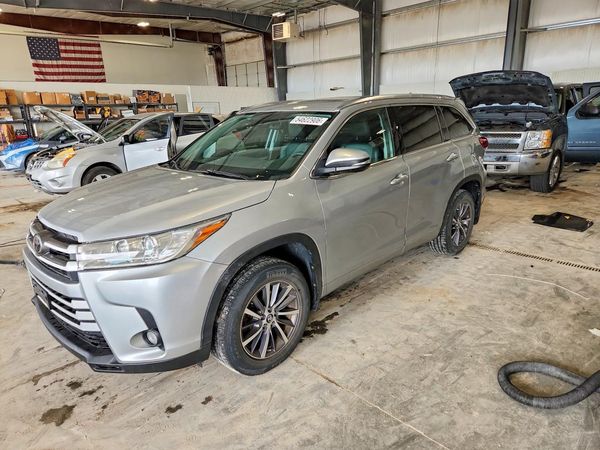 2017 TOYOTA HIGHLANDER SE/XLE