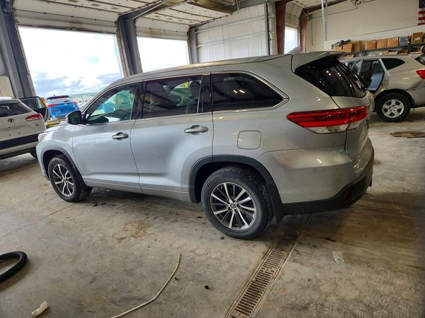 2017 TOYOTA HIGHLANDER SE/XLE