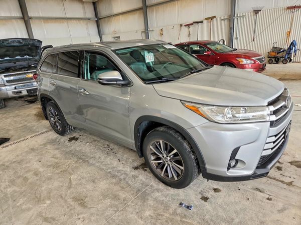 2017 TOYOTA HIGHLANDER SE/XLE