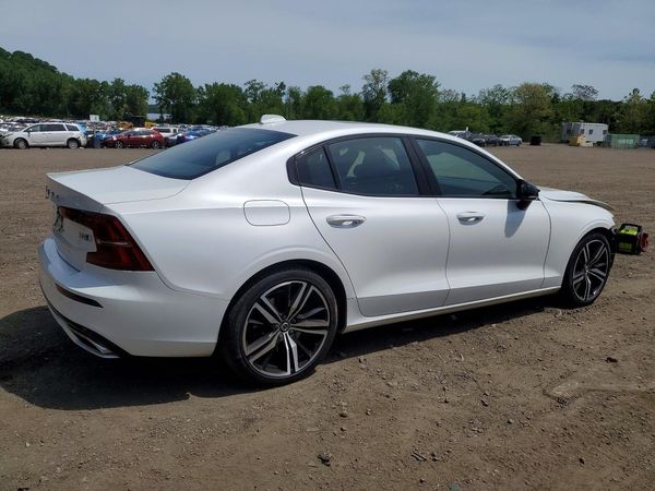2019 VOLVO S60 R-Design