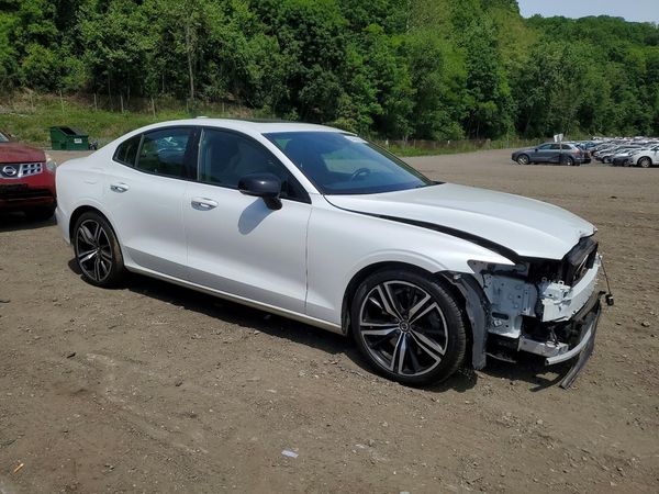 2019 VOLVO S60 R-Design