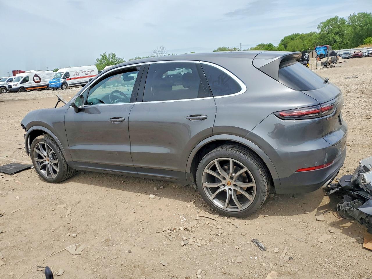 2020 PORSCHE CAYENNE