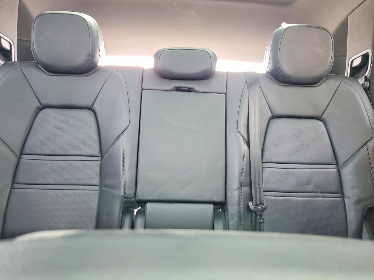 2020 PORSCHE CAYENNE