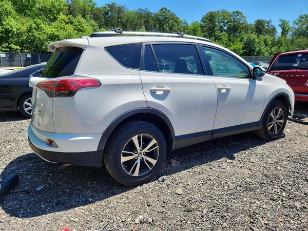 2018 TOYOTA RAV4 Adventure/XLE