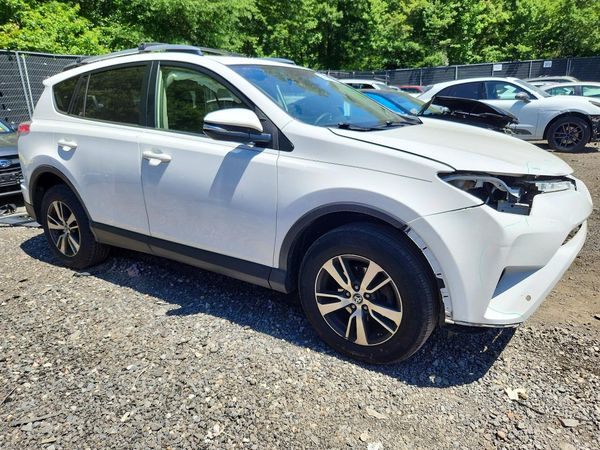 2018 TOYOTA RAV4 Adventure/XLE