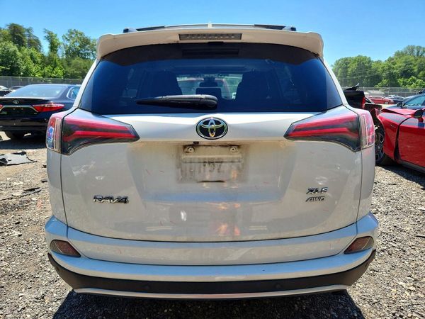 2018 TOYOTA RAV4 Adventure/XLE