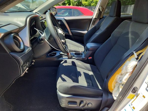 2018 TOYOTA RAV4 Adventure/XLE