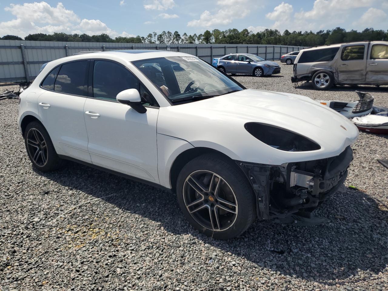 2021 PORSCHE MACAN Base