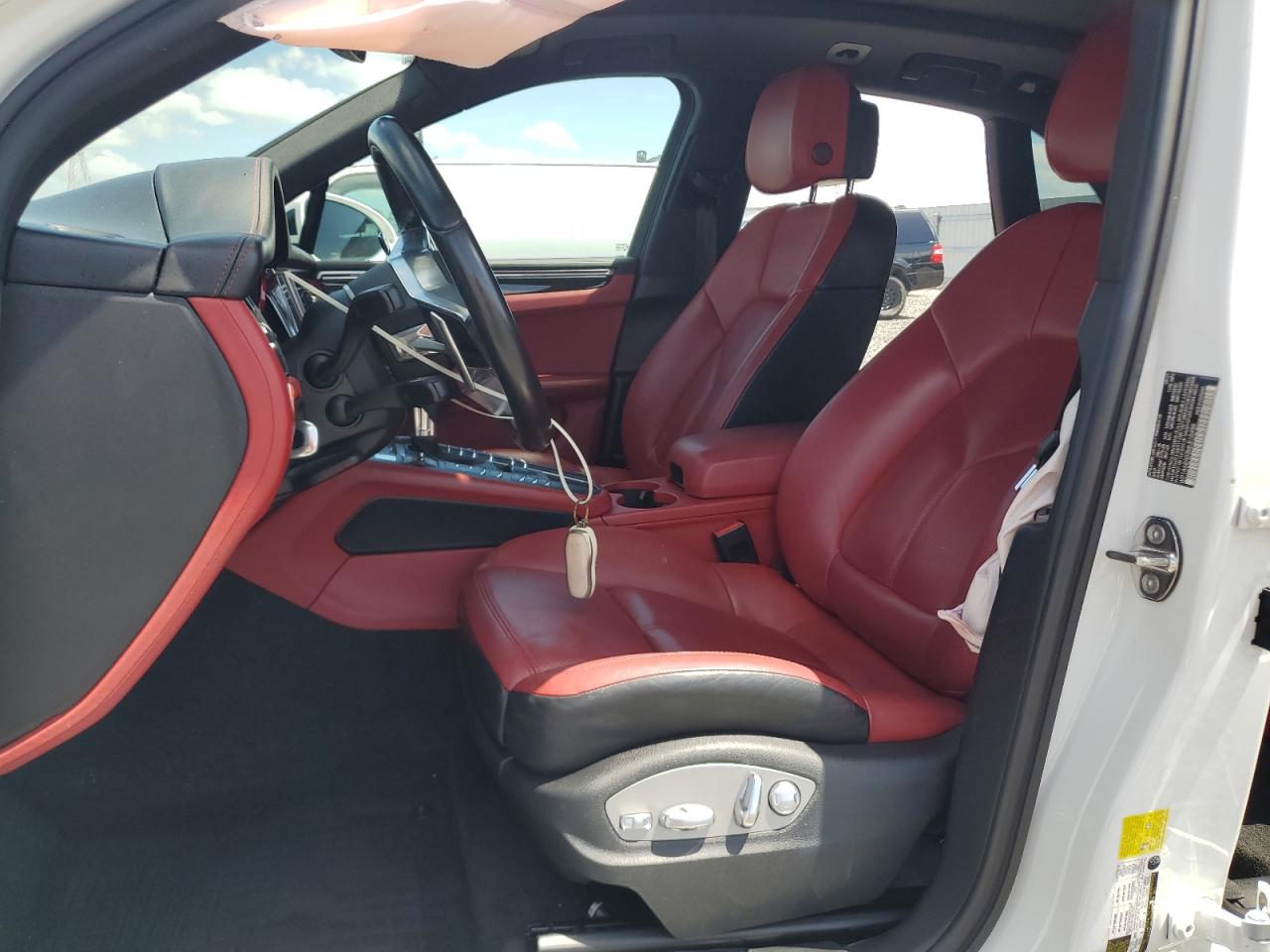 2021 PORSCHE MACAN Base