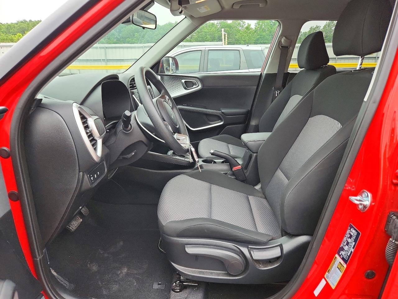 2025 KIA SOUL LX, S