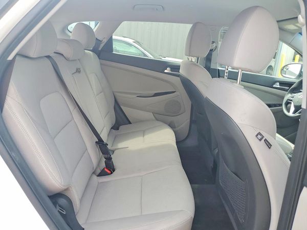 2021 HYUNDAI TUCSON SE