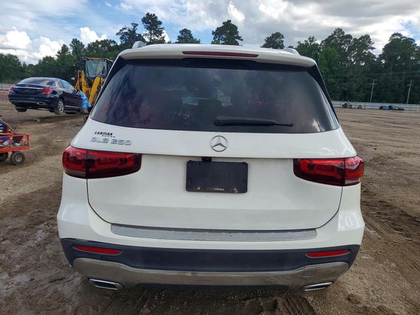 2021 MERCEDES-BENZ GLB GLB250