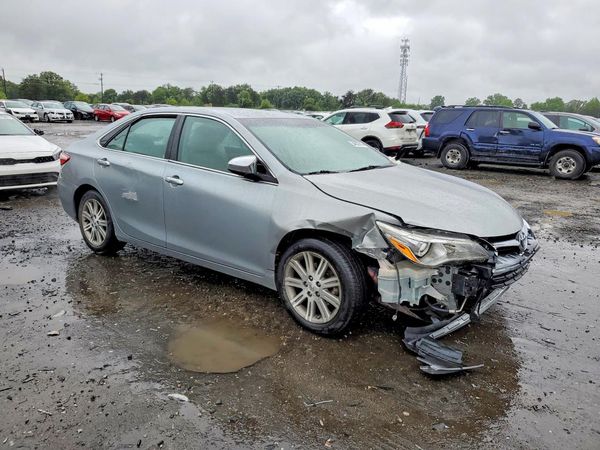 2016 TOYOTA CAMRY