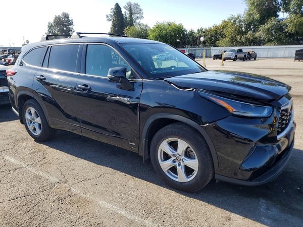 2021 TOYOTA HIGHLANDER