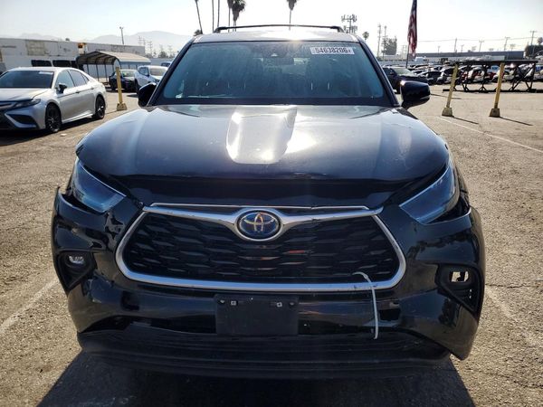 2021 TOYOTA HIGHLANDER