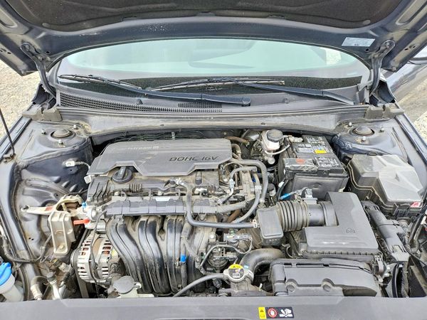 2022 HYUNDAI ELANTRA SEL w/Convenience Pkg — Engine bay