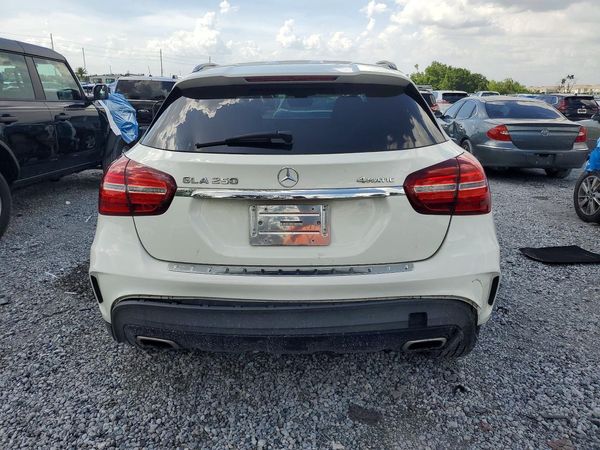 2018 MERCEDES-BENZ GLA GLA250-4M