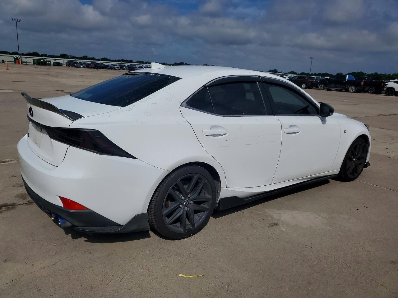 2017 LEXUS IS 200t