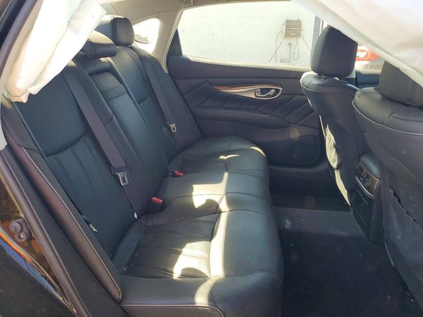 2015 INFINITI Q70L