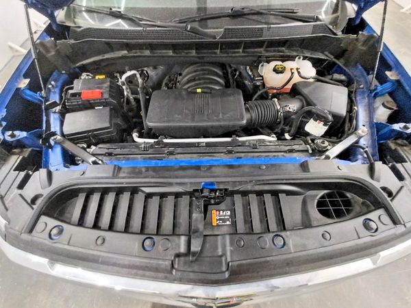 2024 CHEVROLET SILVERADO LT — Engine bay