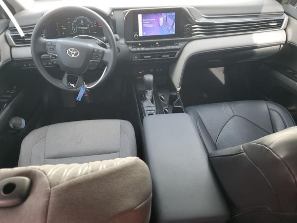 2025 TOYOTA CAMRY