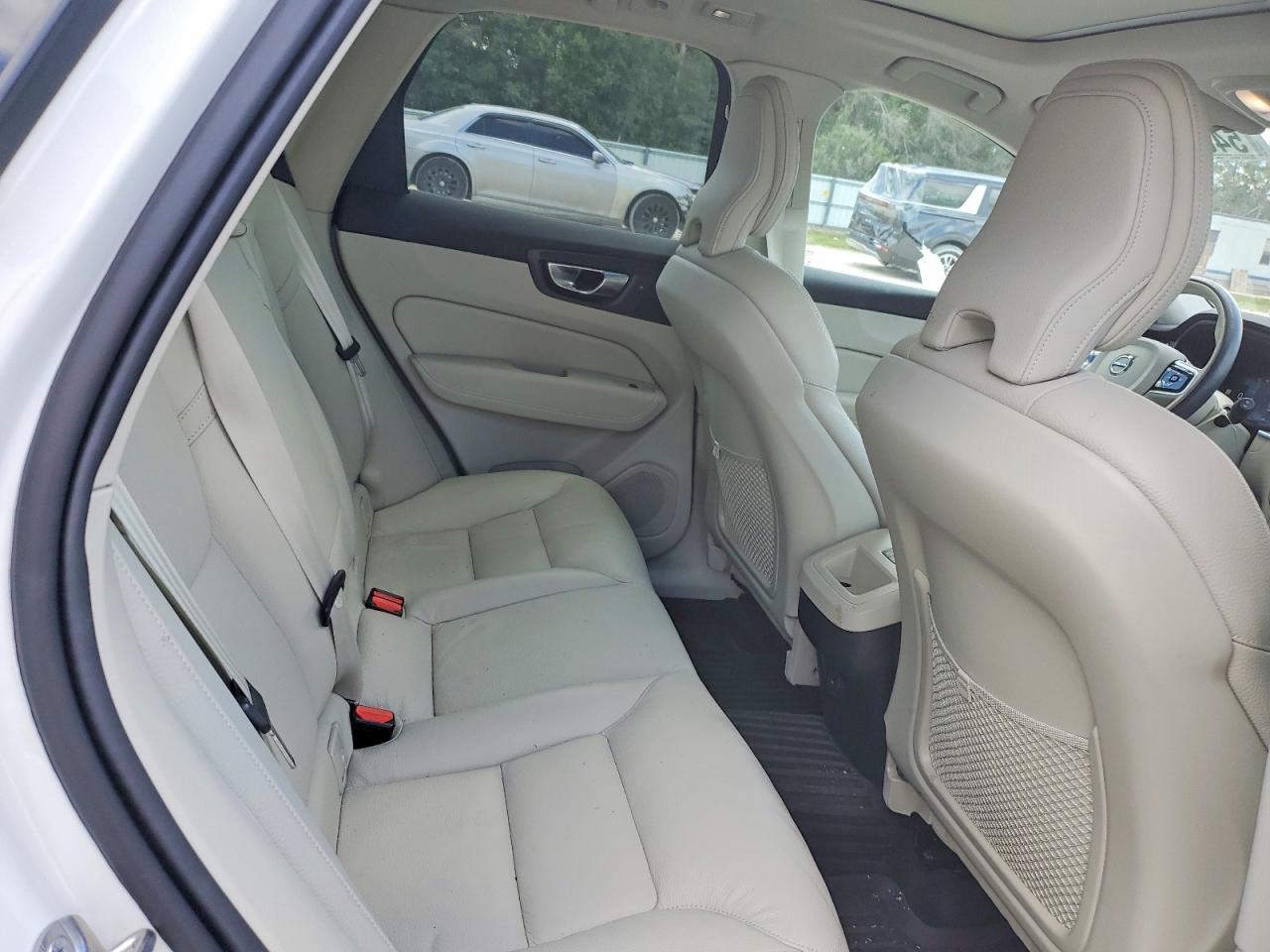 2024 VOLVO XC60 Plus Dark
