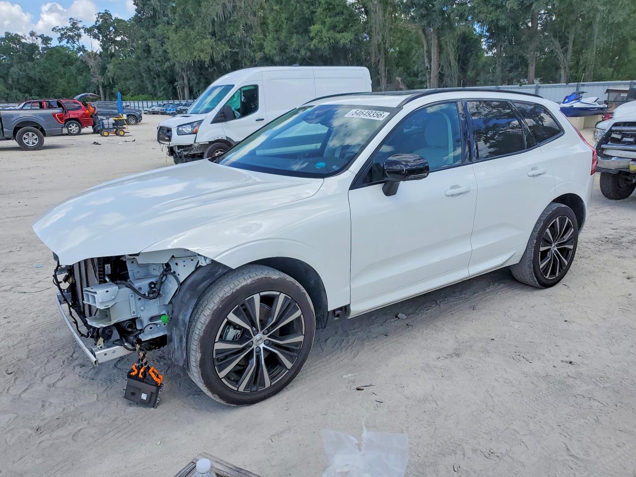 2024 VOLVO XC60 Plus Dark