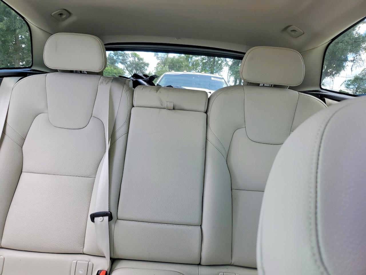 2024 VOLVO XC60 Plus Dark