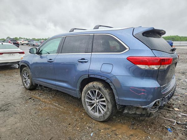 2017 TOYOTA HIGHLANDER