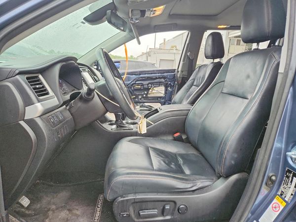2017 TOYOTA HIGHLANDER