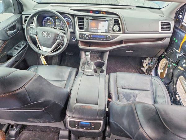 2017 TOYOTA HIGHLANDER