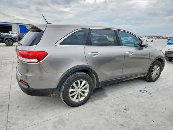 2016 KIA SORENTO L / LX