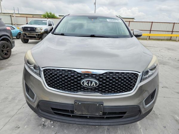 2016 KIA SORENTO L / LX