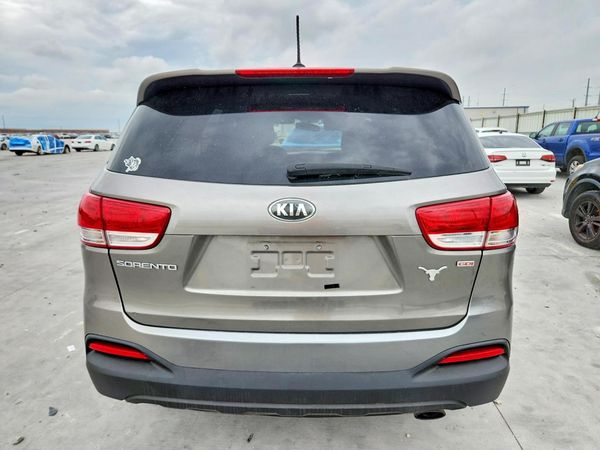2016 KIA SORENTO L / LX