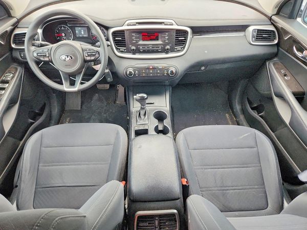 2016 KIA SORENTO L / LX