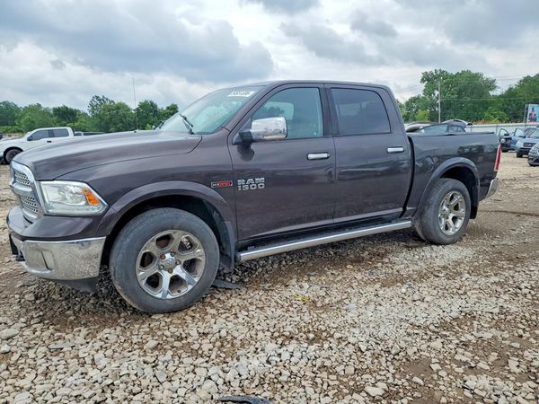2016 RAM 1500 Laramie — Front 3/4