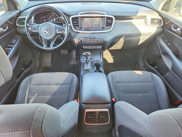 2017 KIA SORENTO L, LX