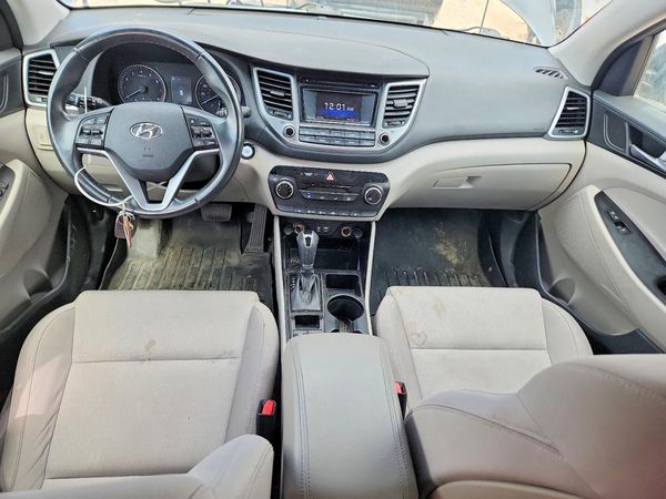2016 HYUNDAI TUCSON