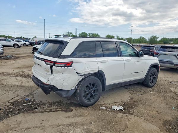 2024 JEEP GRAND CHEROKEE LAREDO 4X4