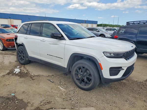 2024 JEEP GRAND CHEROKEE LAREDO 4X4