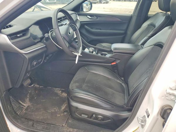 2024 JEEP GRAND CHEROKEE LAREDO 4X4
