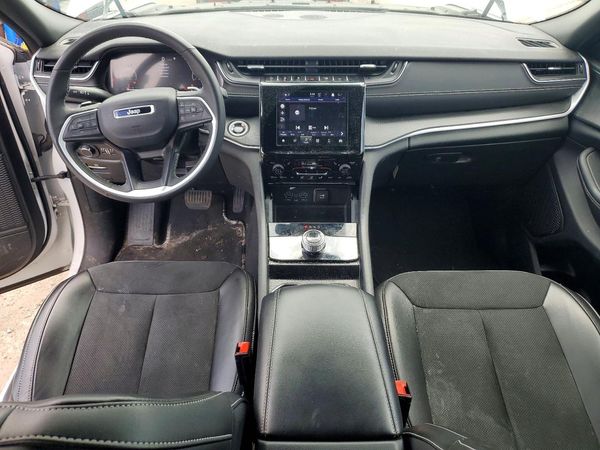 2024 JEEP GRAND CHEROKEE LAREDO 4X4
