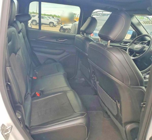 2024 JEEP GRAND CHEROKEE LAREDO 4X4