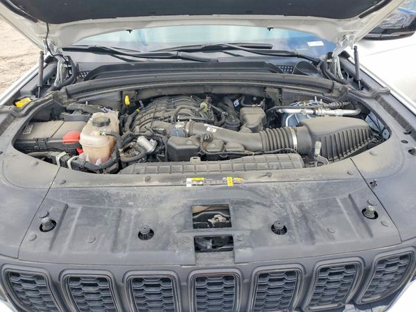 2024 JEEP GRAND CHEROKEE LAREDO 4X4