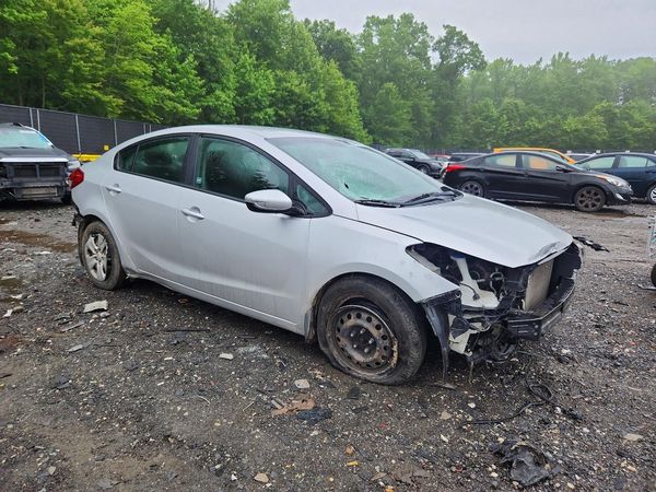2017 KIA FORTE LX Base — Passenger 3/4
