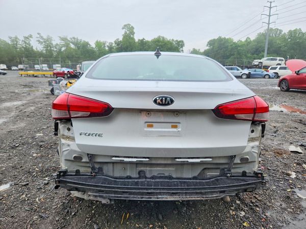 2017 KIA FORTE LX Base — DIRR